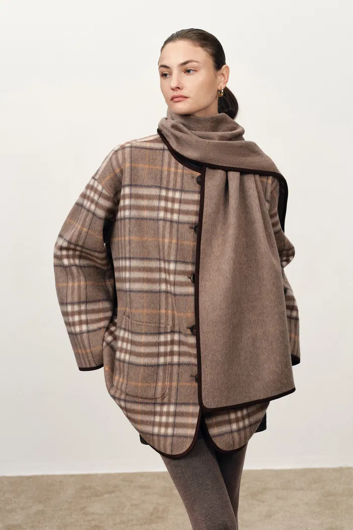 10075-cecilia-reversible-double-face-short-coat-in-wool-cashmere-blend-1.webp
