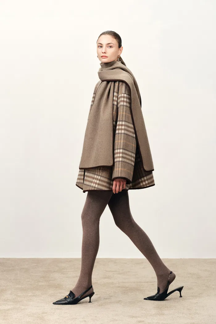 10075-cecilia-reversible-double-face-short-coat-in-wool-cashmere-blend-1.webp