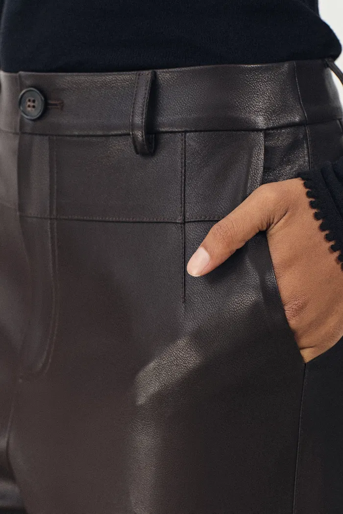 10153-coco-cropped-straight-pants-in-faux-leather-1.webp