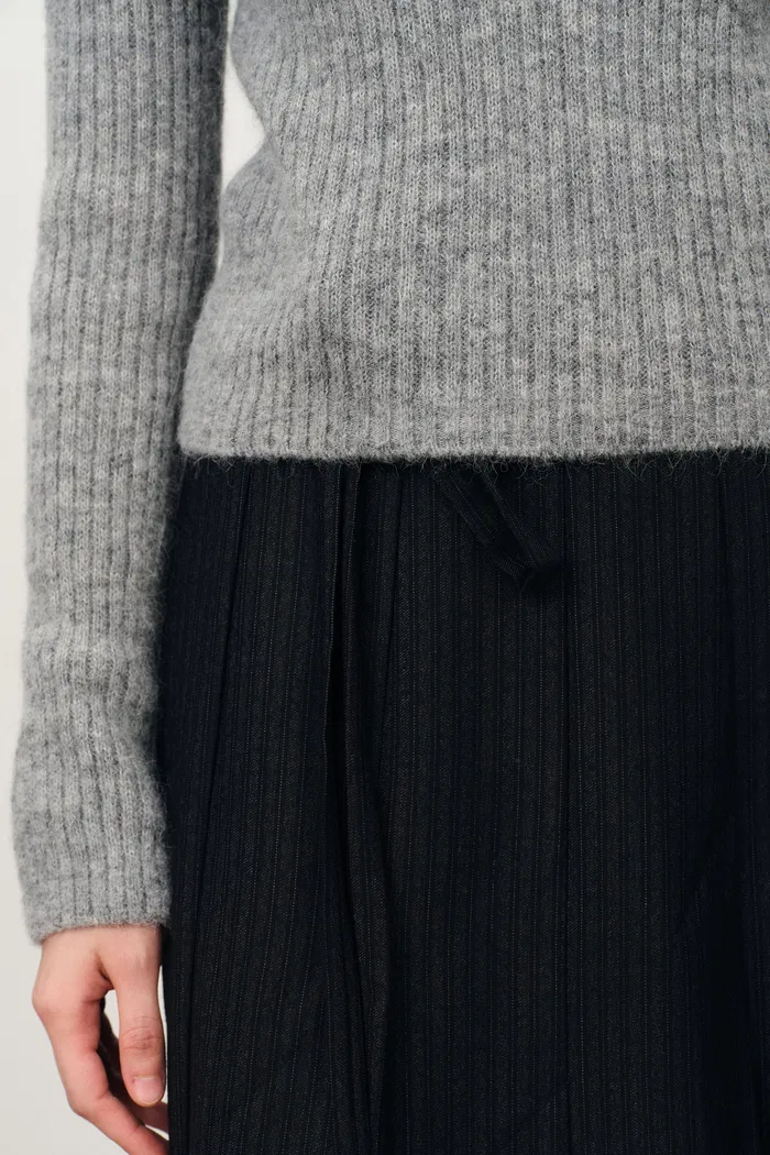 10321-julie-large-lapel-contrast-collar-fitted-sweater-in-wool-alpaca-blend-1.webp