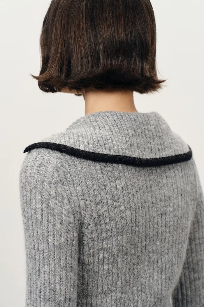 10321-julie-large-lapel-contrast-collar-fitted-sweater-in-wool-alpaca-blend-1.webp