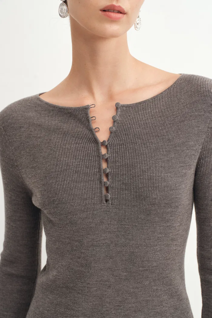10383-emily-grey-henley-collar-fitted-short-dress-in-merino-wool-knit-1.webp