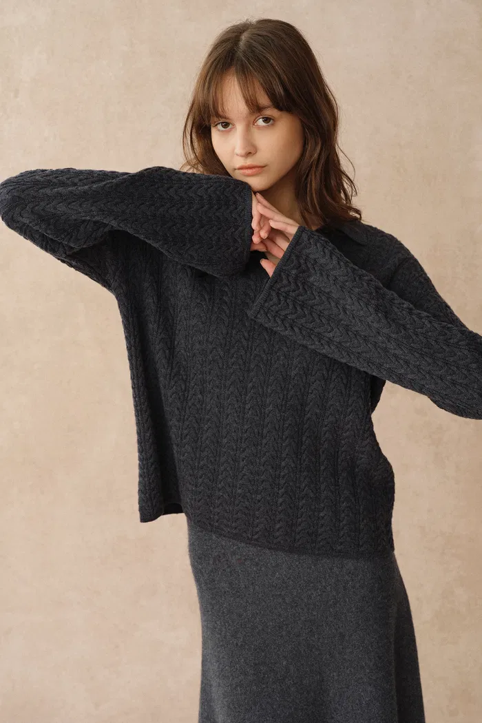 10391-miko-chunky-sweater-in-merino-wool-cable-knit-1.webp