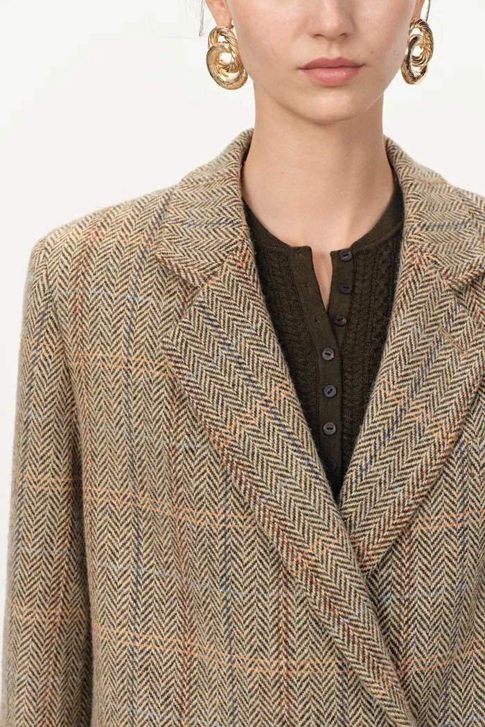10473-daphne-soft-checkered-blazer-in-merino-wool-herringbone-1.webp
