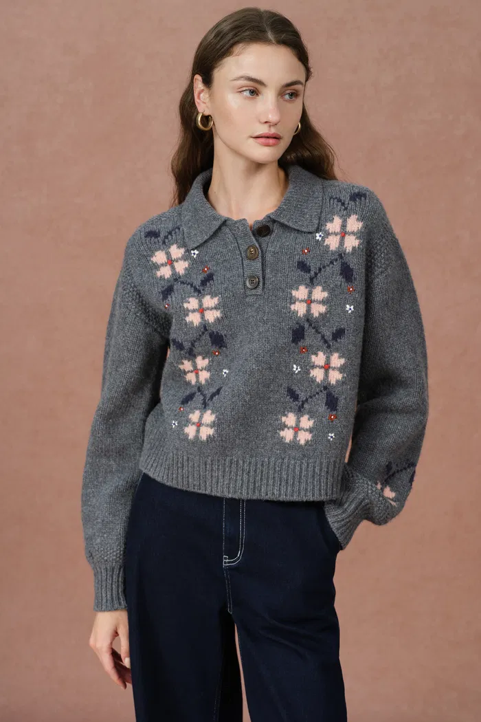 1050-fika-floral-knit-polo-shirt-in-merino-wool-knit-1.webp