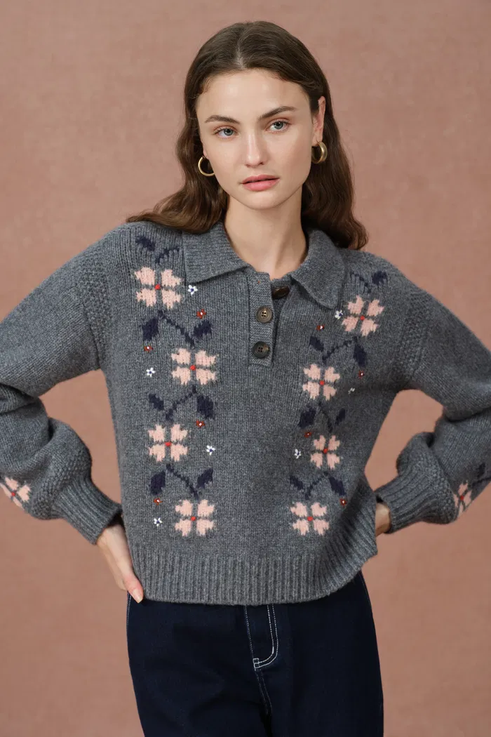 1050-fika-floral-knit-polo-shirt-in-merino-wool-knit-1.webp