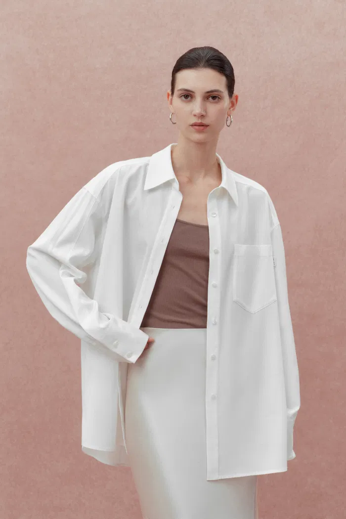 Nicole Oversized Shirt in Cotton Plain Weave