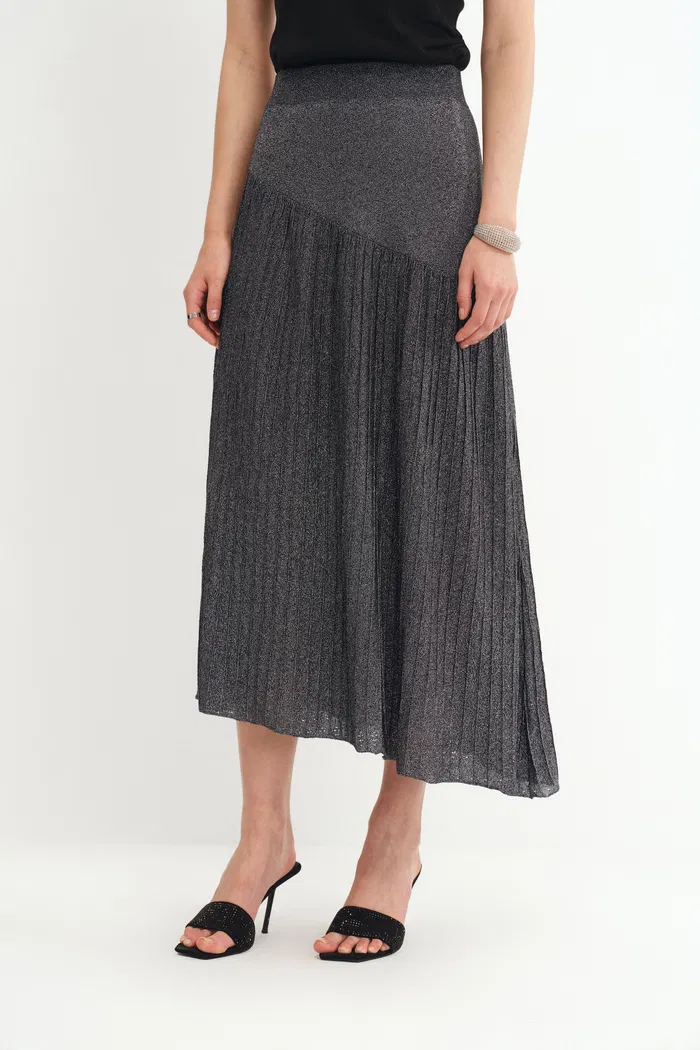 10677-hadley-slanted-hem-skirt-in-metallic-yarn-1.webp
