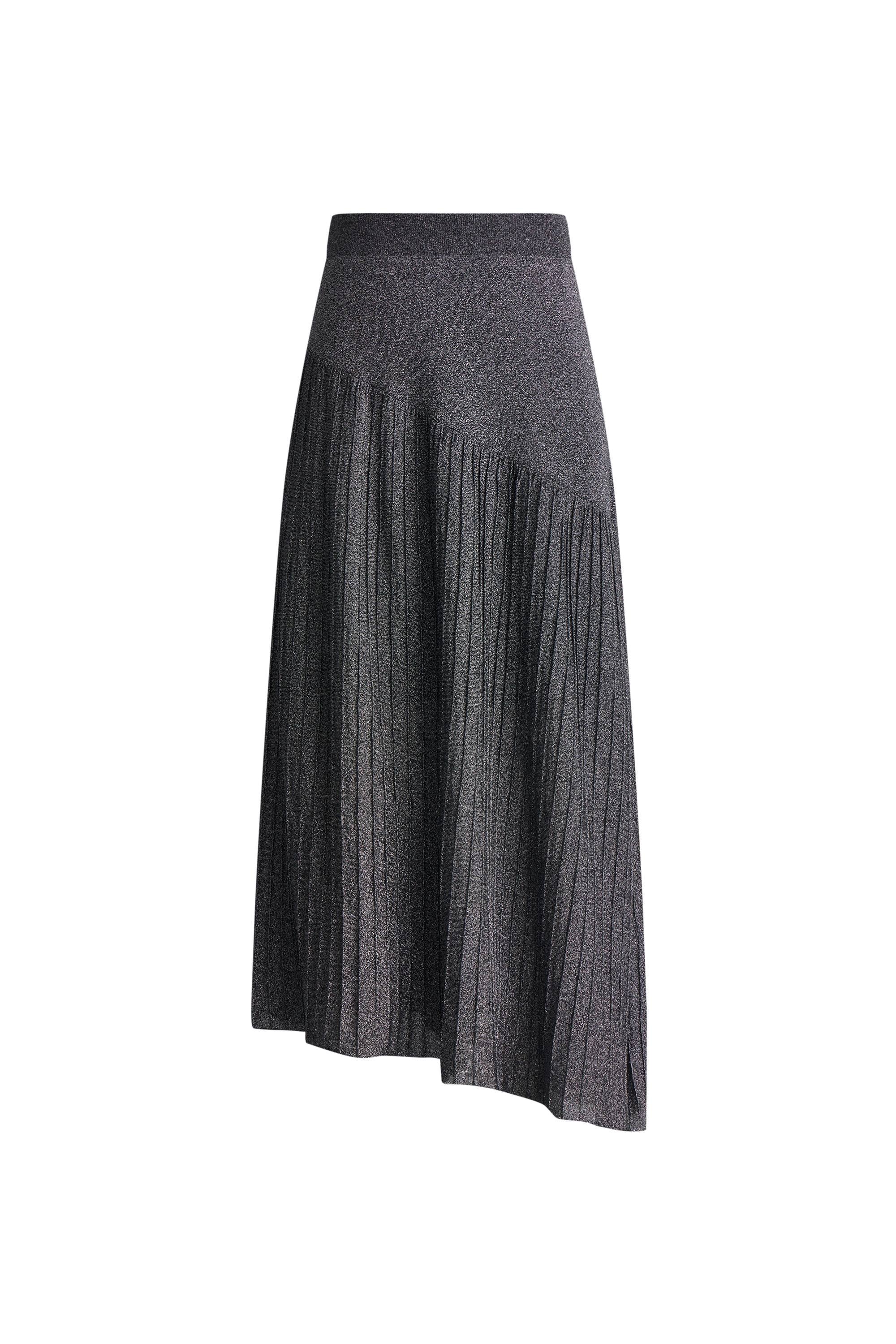 10677-hadley-slanted-hem-skirt-in-metallic-yarn-1.webp