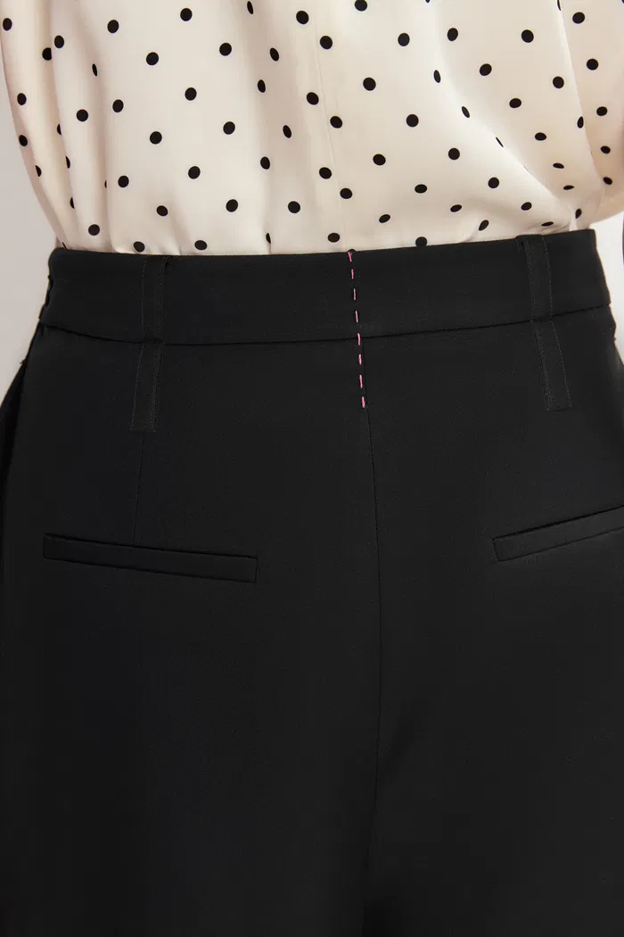 10856-emily-wren-pleated-mid-rise-skort-in-fine-twill-1.webp