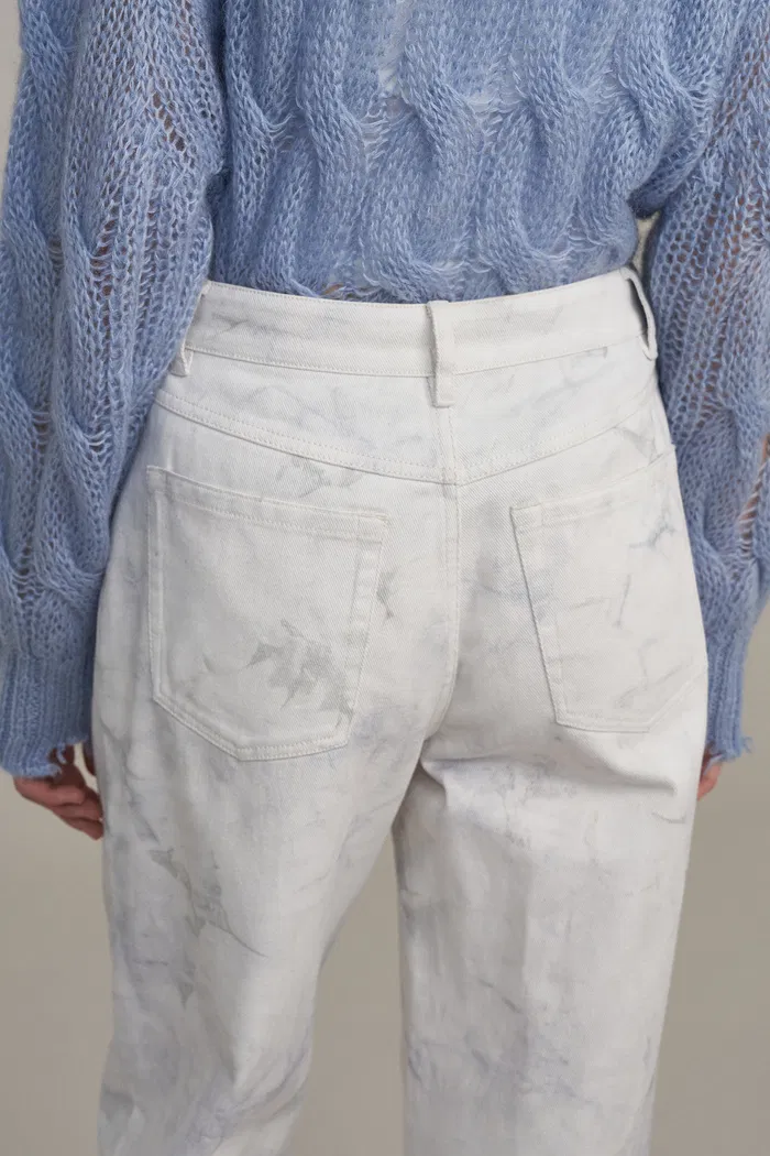 10890-amy-loose-straight-leg-jeans-in-cotton-denim-1.webp