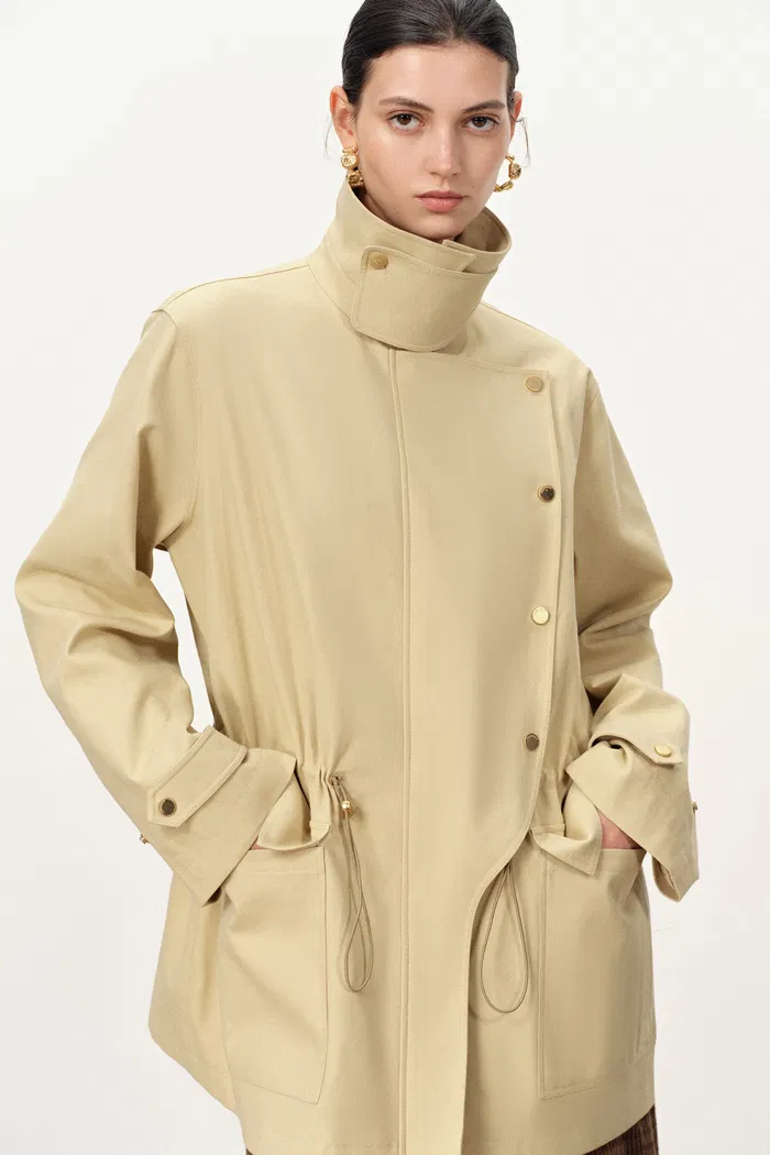 1090-nina-wrinkle-resistant-lapel-coat-jacket-in-cotton-trench-1.webp
