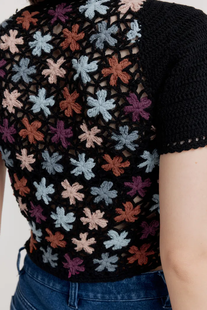 11107-daisy-handcrafted-flora-crochet-top-in-cotton-knit-1.webp