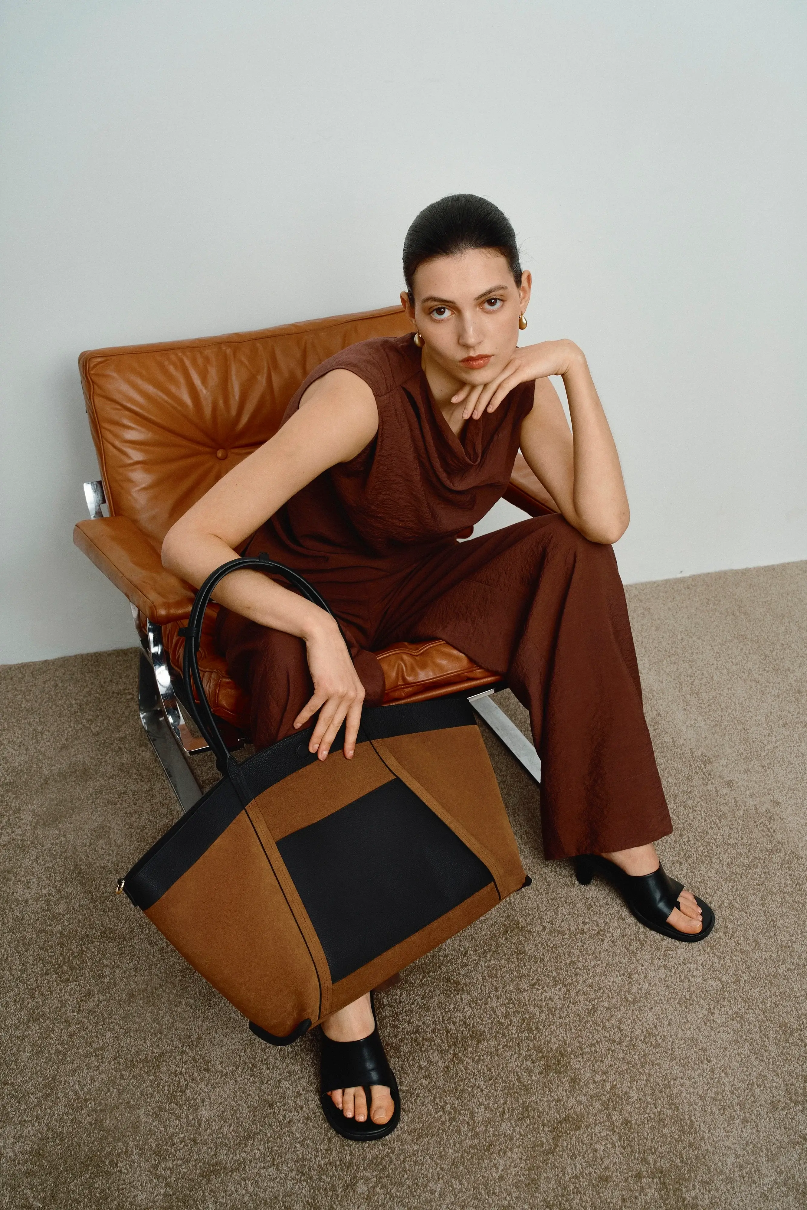 11242-brera-convertible-tote-bag-large-in-full-grain-leather-and-suede-1.webp