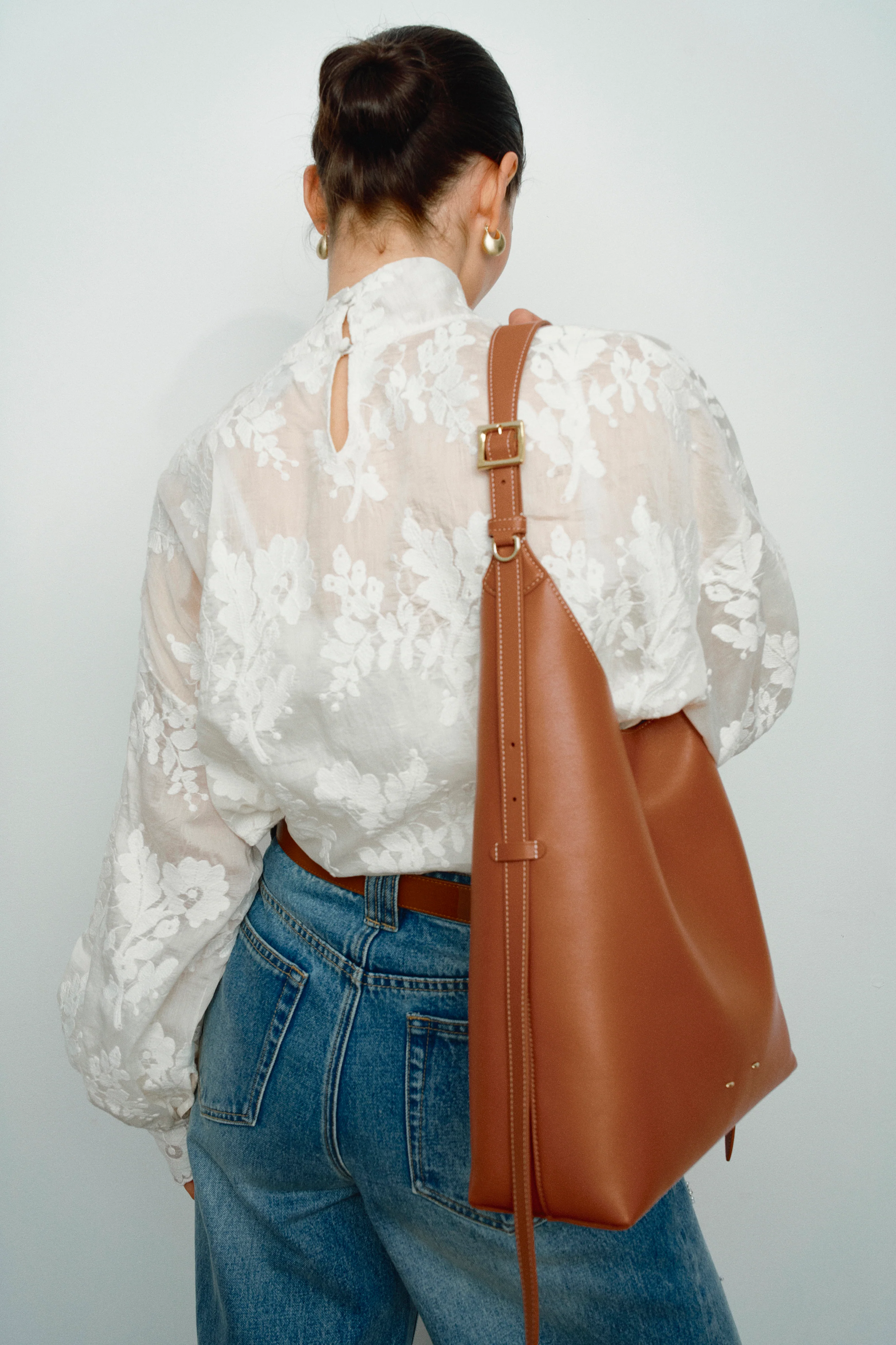 11276-duomo-hobo-bag-medium-in-nappa-leather-1.webp
