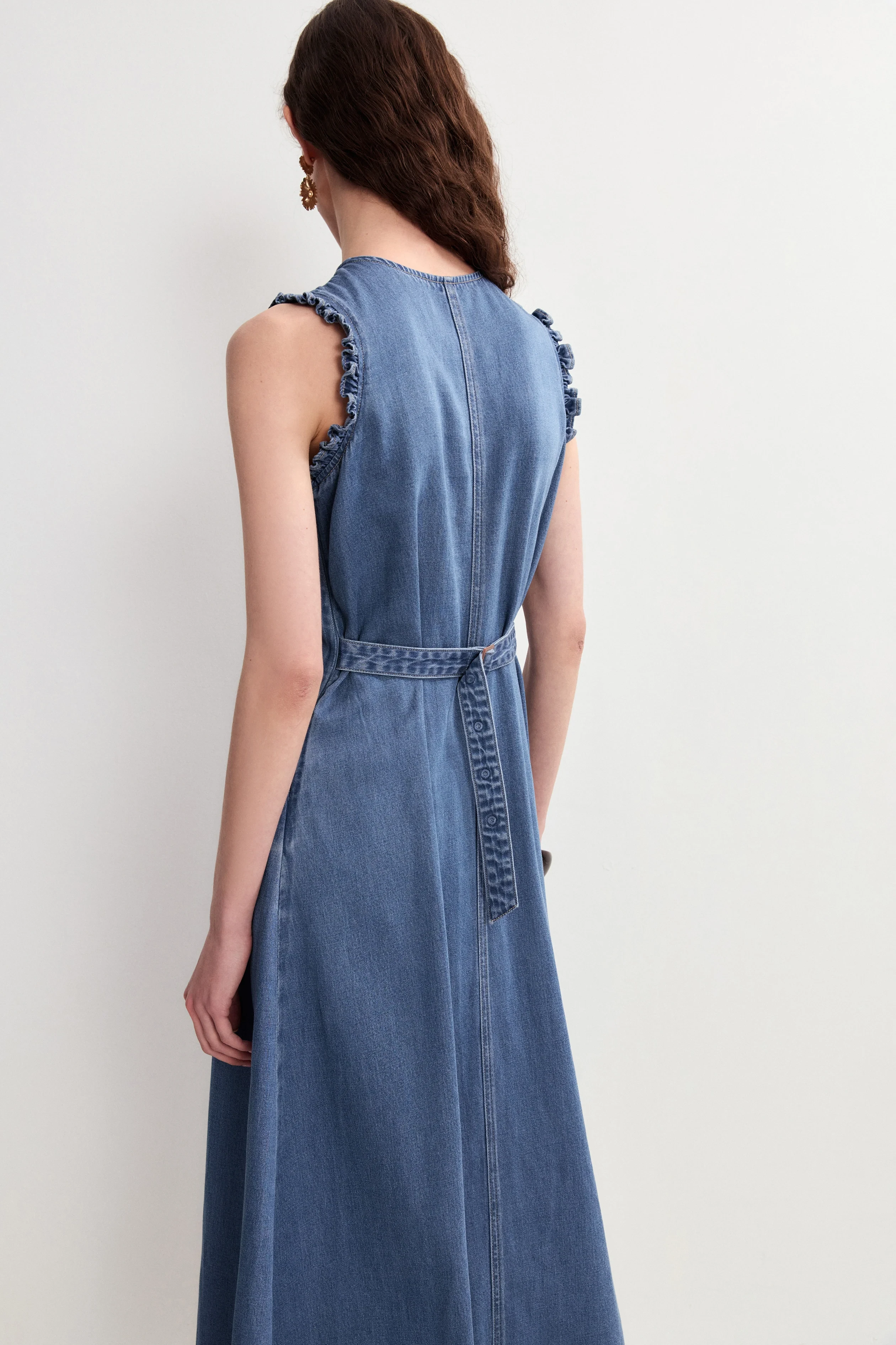 113-amelia-scallop-buttoned-cinched-midi-dress-in-cotton-linen-denim-1.webp