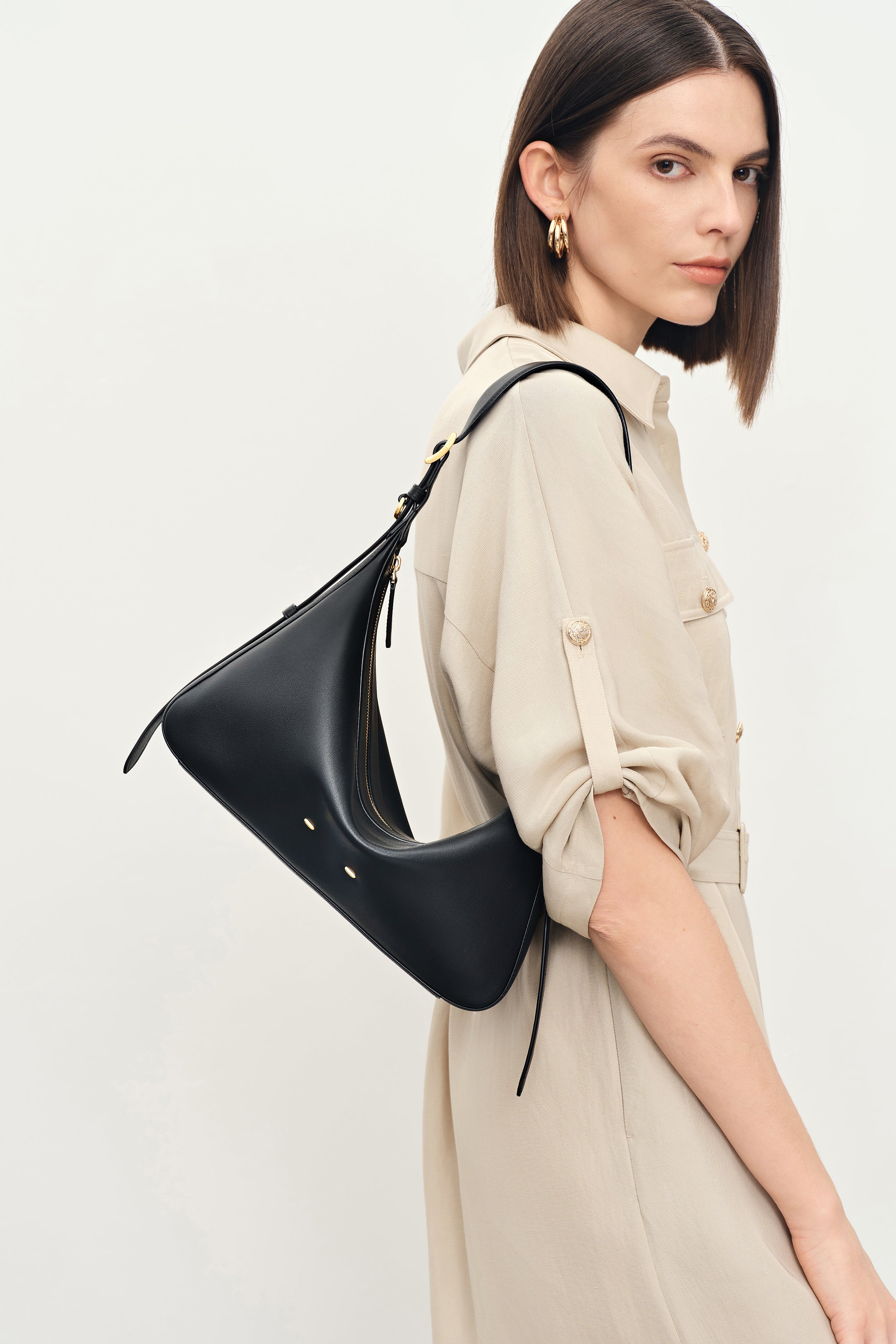 11305-navigli-shoulder-hobo-bag-in-nappa-calfskin-1.webp
