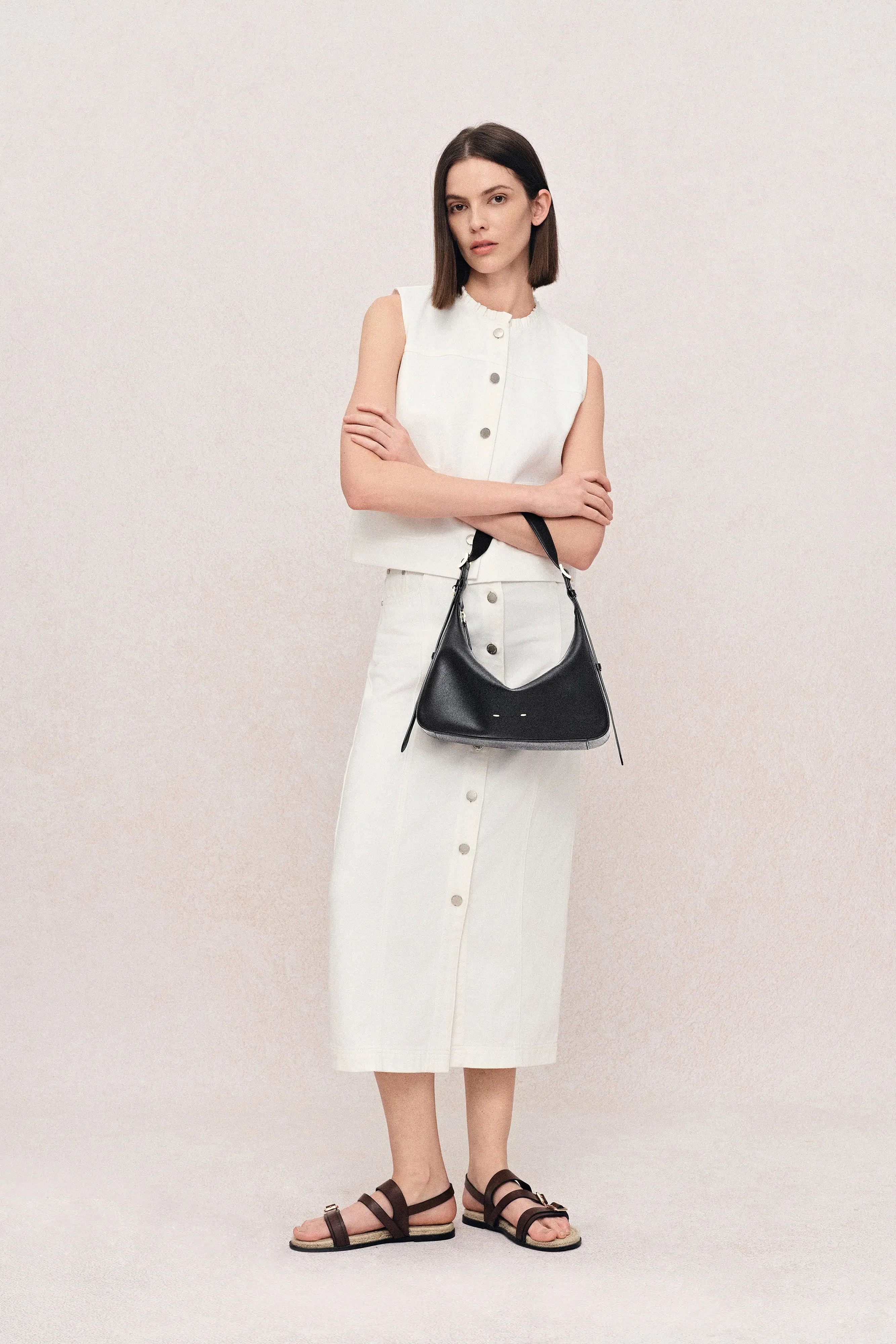 11305-navigli-shoulder-hobo-bag-in-nappa-calfskin-1.webp