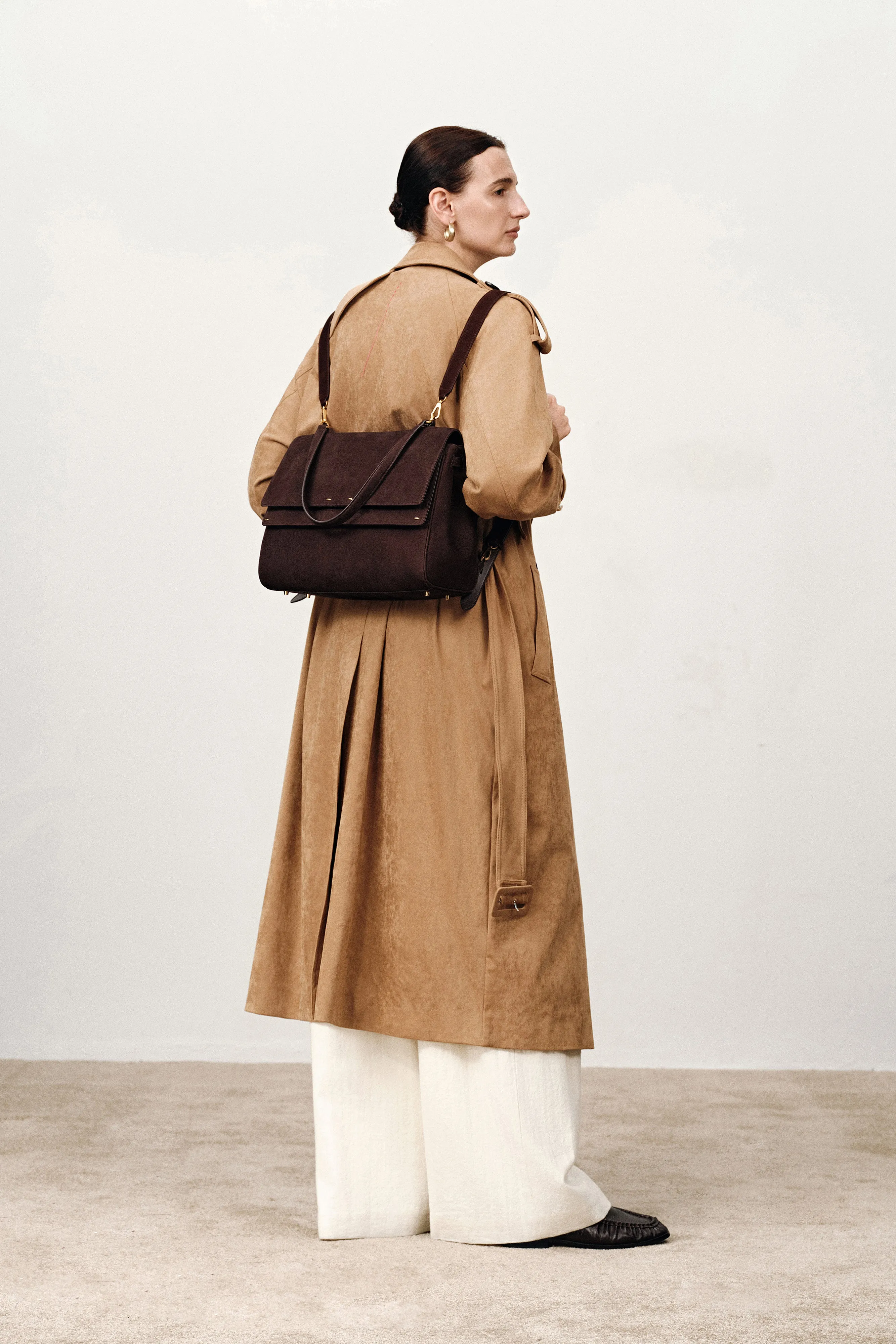 11696-rialto-double-flap-handbag-in-top-grain-nubuck-leather-1.webp