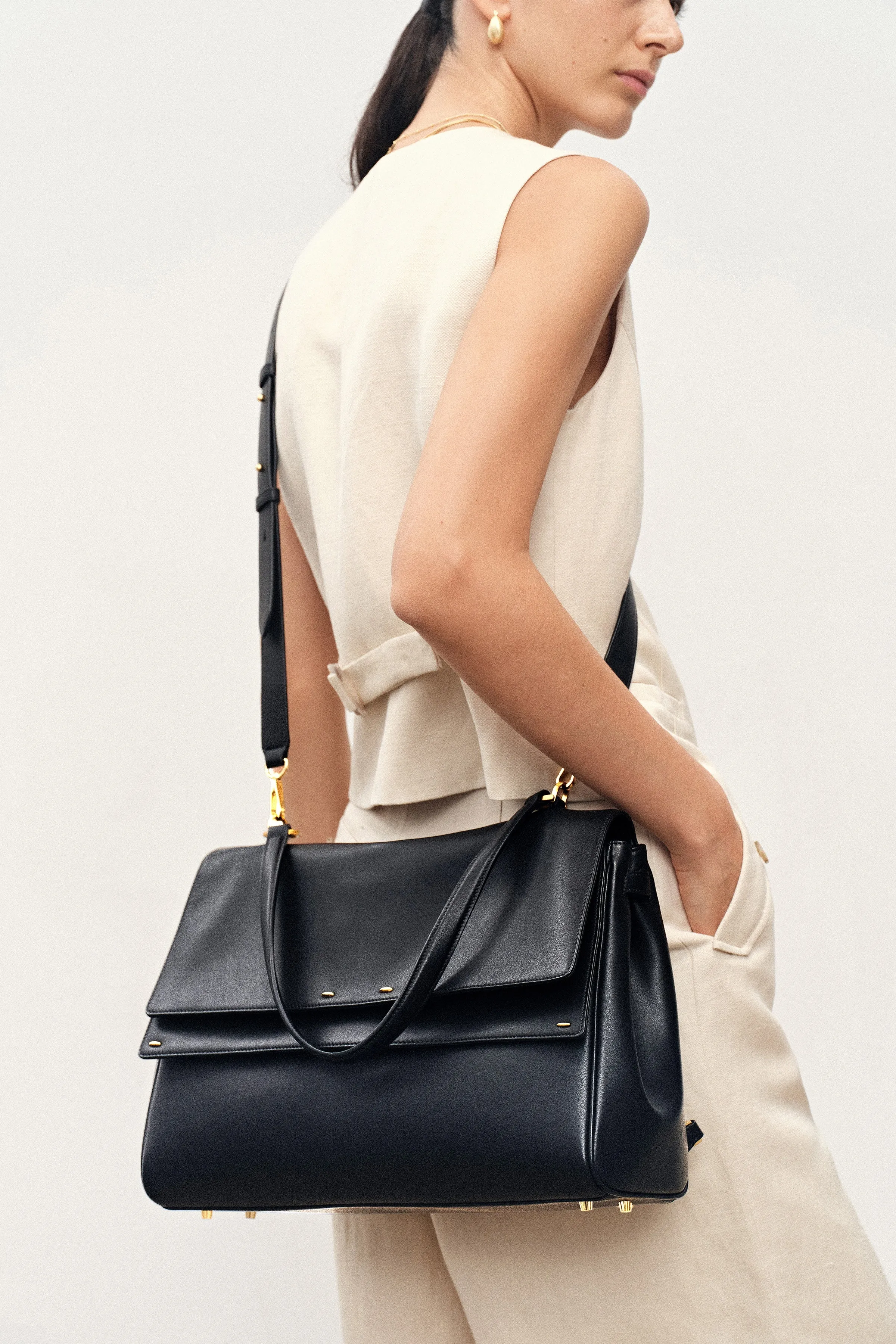 11942-rialto-double-flap-handbag-in-calfskin-leather-1.webp