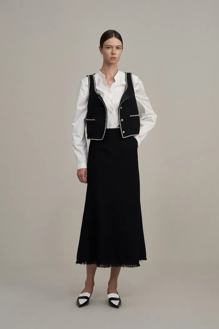 1223-hailey-contrast-trim-vest-in-herringbone-tweed-1.webp