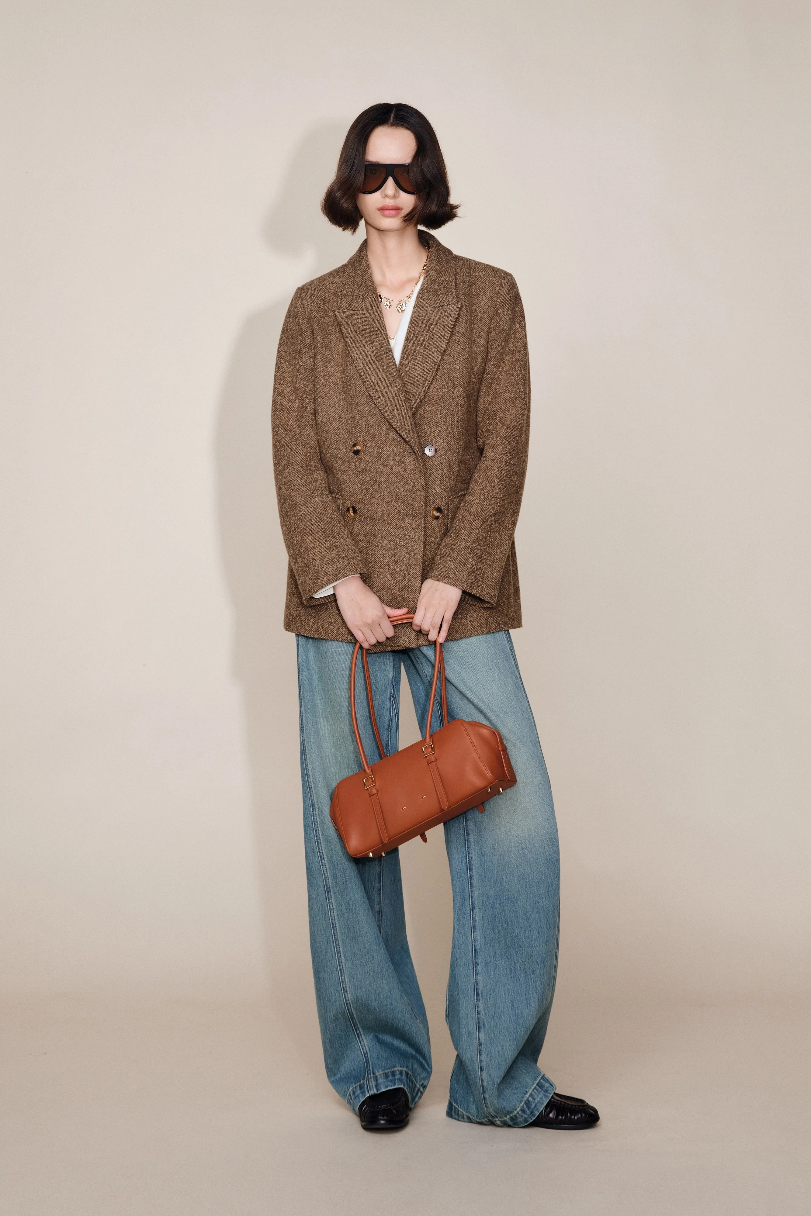12606-monti-boston-bag-in-top-grain-nappa-leather-1.webp