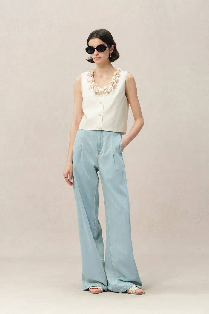 Cindy Lightweight Wide Leg Jeans in Light Washed Denim