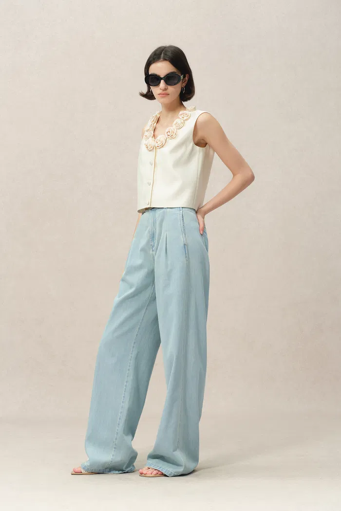 127-cindy-lightweight-wide-leg-jeans-in-light-washed-denim-1.webp