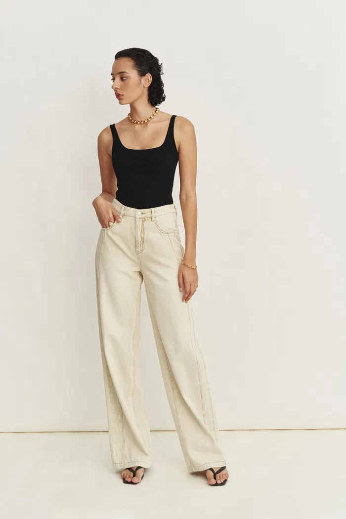 Liz Square Neck Body Con Sleeveless Tank Top in High-Stretch Ribbed Knit