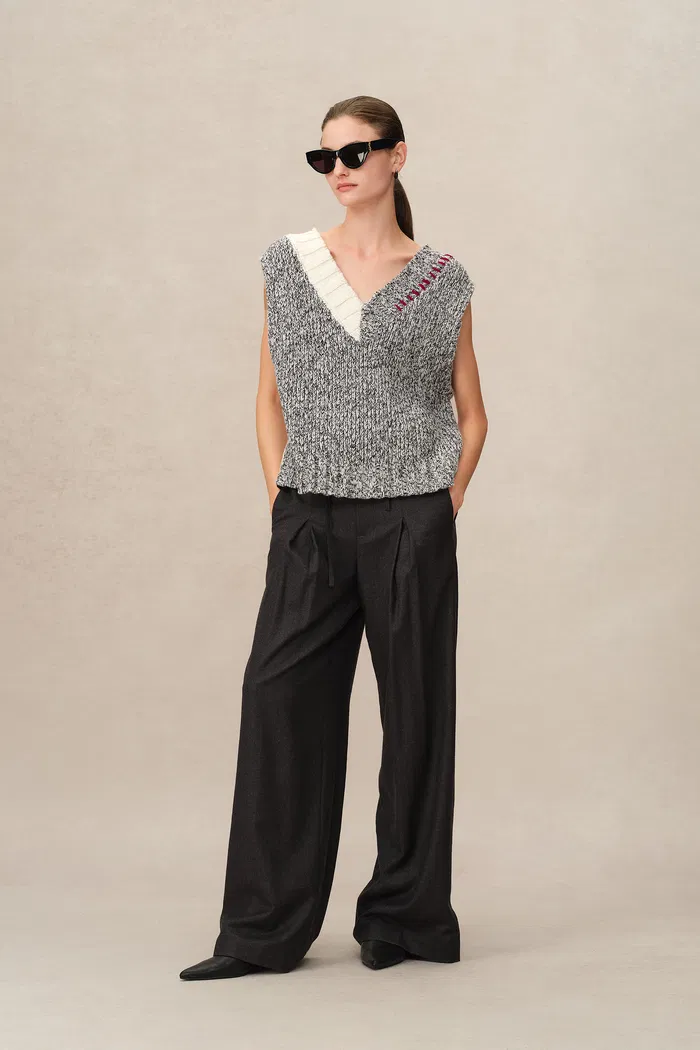 1435-coco-reversible-knit-vest-in-chunky-wool-1.webp