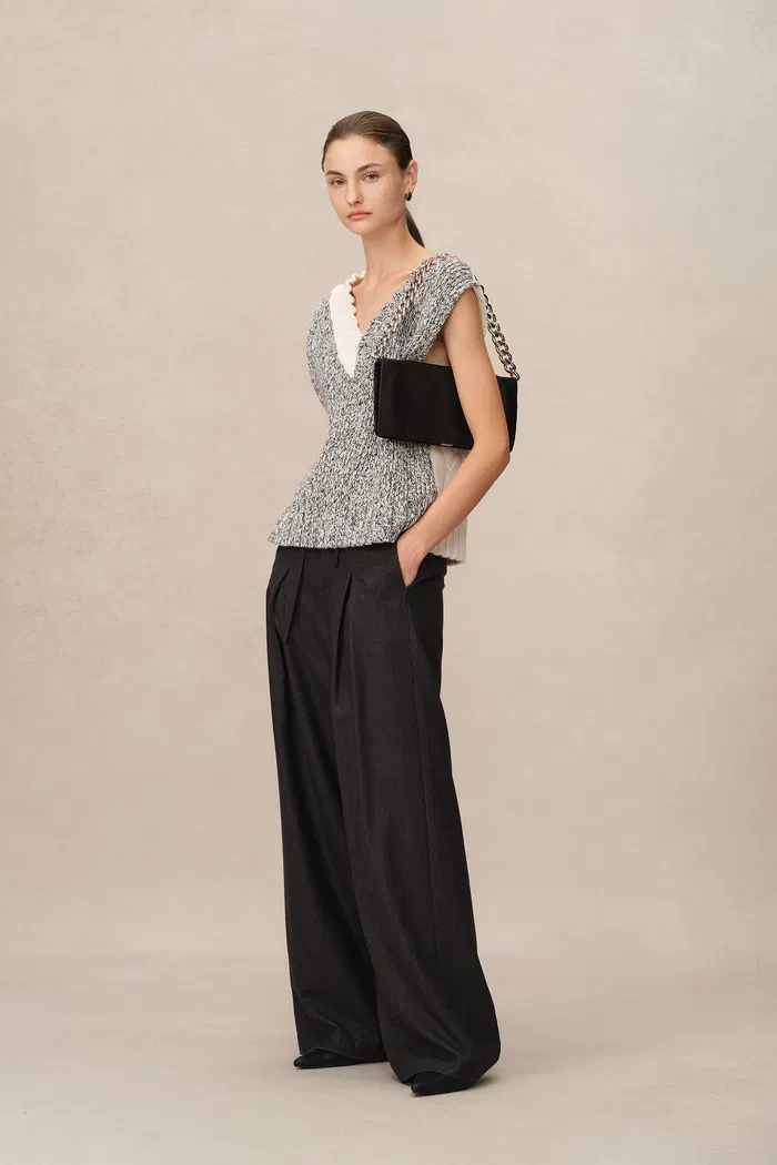 1435-coco-reversible-knit-vest-in-chunky-wool-1.webp