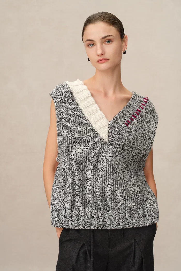 1435-coco-reversible-knit-vest-in-chunky-wool-1.webp