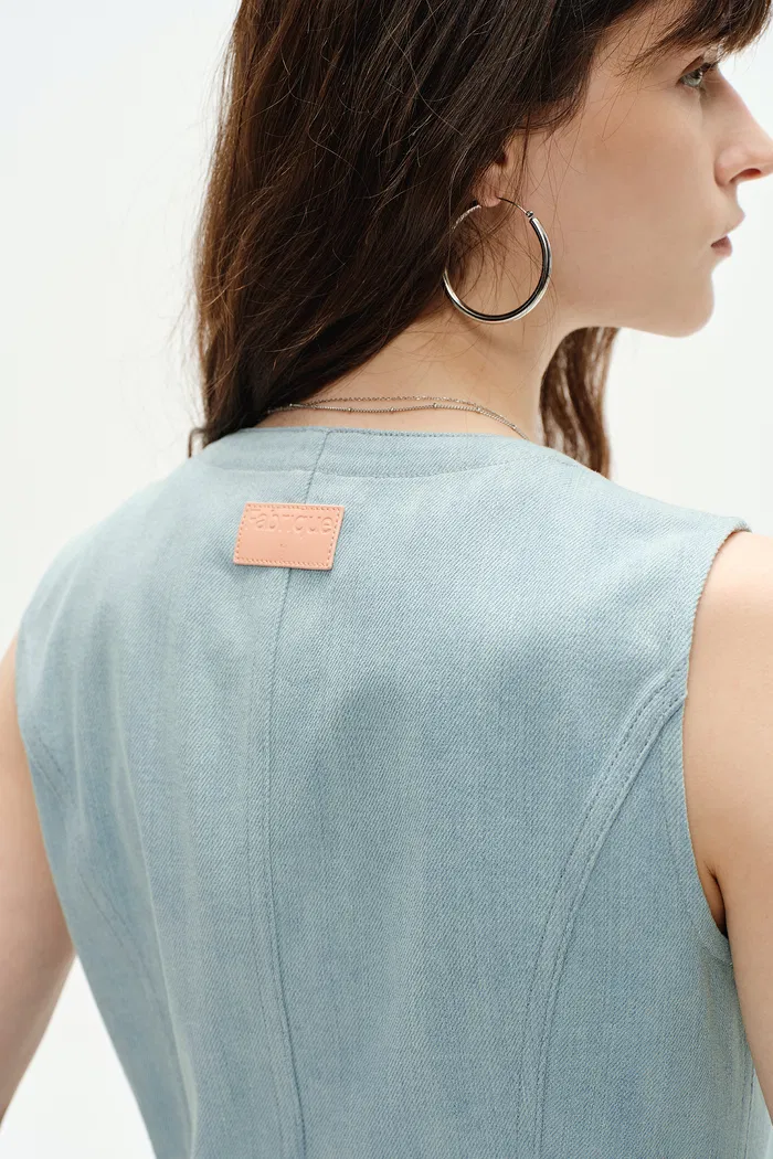 153-elodie-denim-vest-in-summer-denim-1.webp