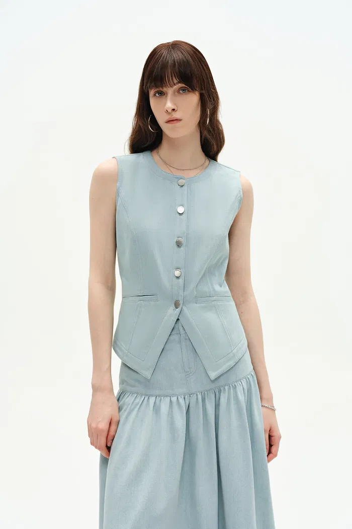 153-elodie-denim-vest-in-summer-denim-1.webp
