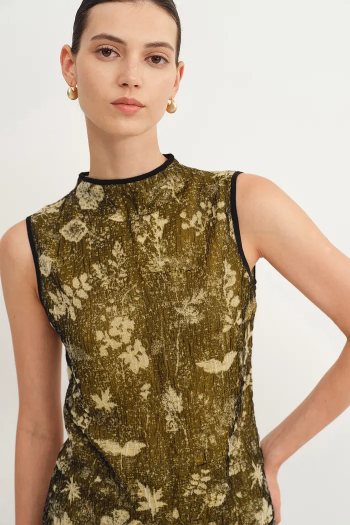 1553-wind-jacquard-sleeveless-top-in-burnout-silk-georgette-knit-1.webp