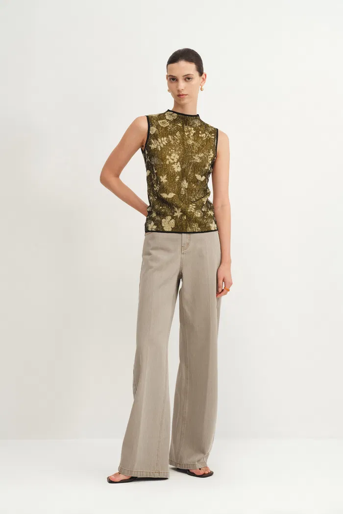 1553-wind-jacquard-sleeveless-top-in-burnout-silk-georgette-knit-1.webp