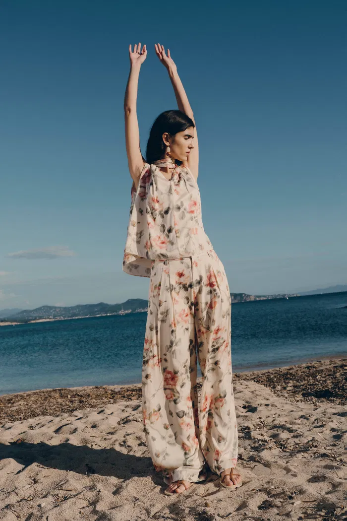 1653-eli-sleeveless-rosie-sleeveless-top-in-mulberry-silk-satin-1.webp