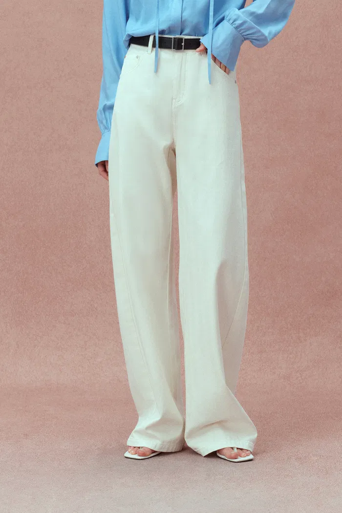 Akari Barrel Leg Jeans in Cotton Denim