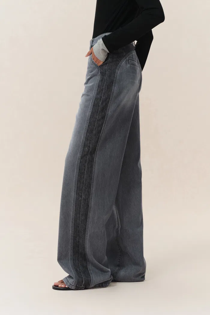 19-clarisse-darker-side-baggy-jeans-in-cotton-denim-1.webp