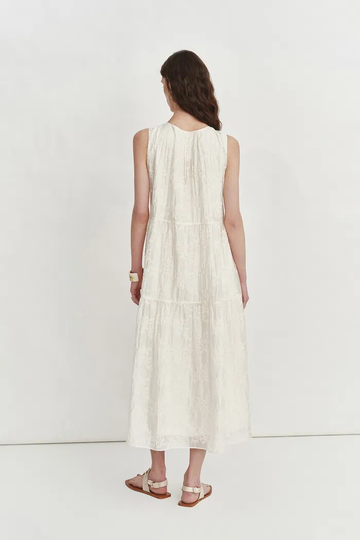 2008-stella-sleeveless-dress-in-lyocell-linen-embroidery-1.webp