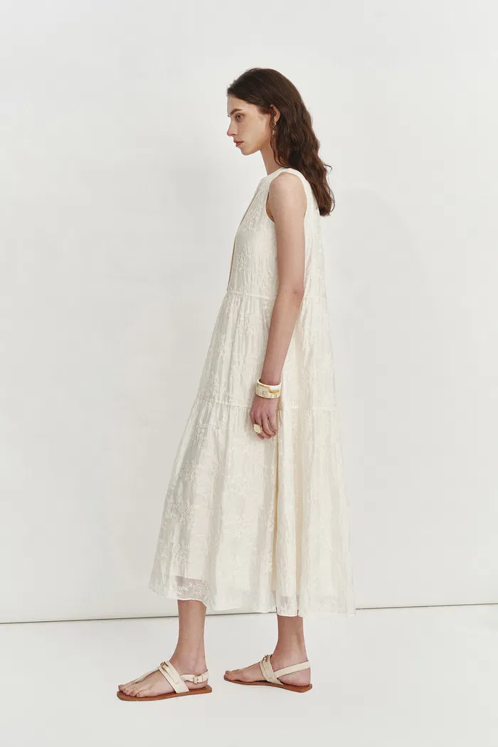 2008-stella-sleeveless-dress-in-lyocell-linen-embroidery-1.webp
