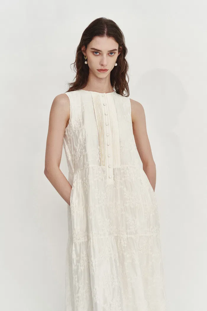2008-stella-sleeveless-dress-in-lyocell-linen-embroidery-1.webp