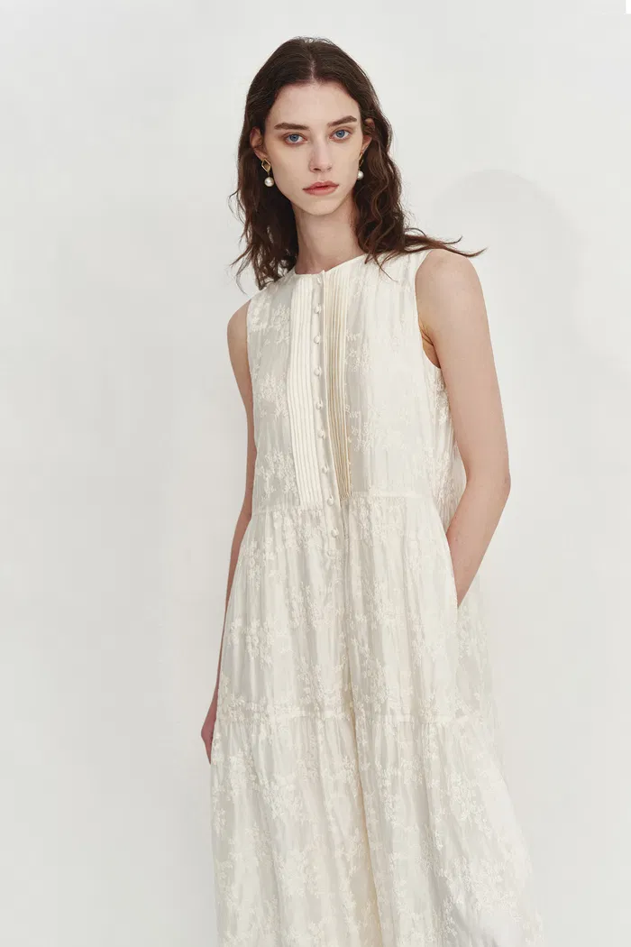 2008-stella-sleeveless-dress-in-lyocell-linen-embroidery-1.webp