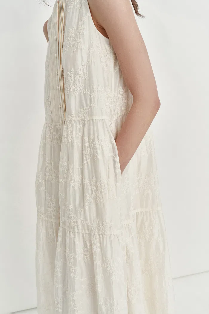 2008-stella-sleeveless-dress-in-lyocell-linen-embroidery-1.webp