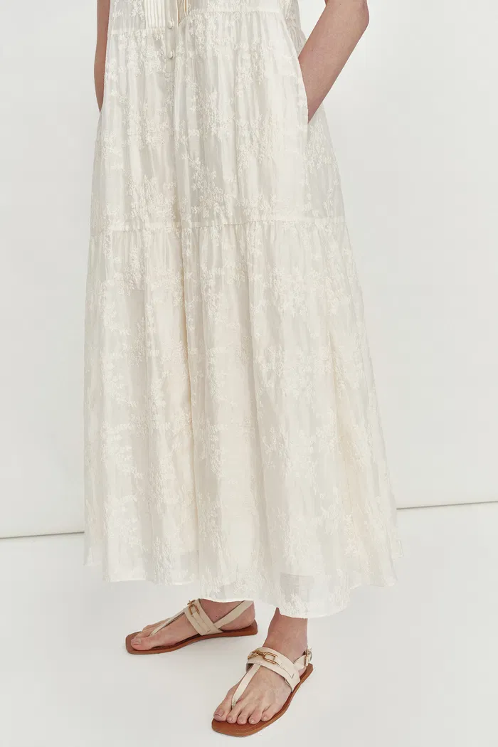 2008-stella-sleeveless-dress-in-lyocell-linen-embroidery-1.webp