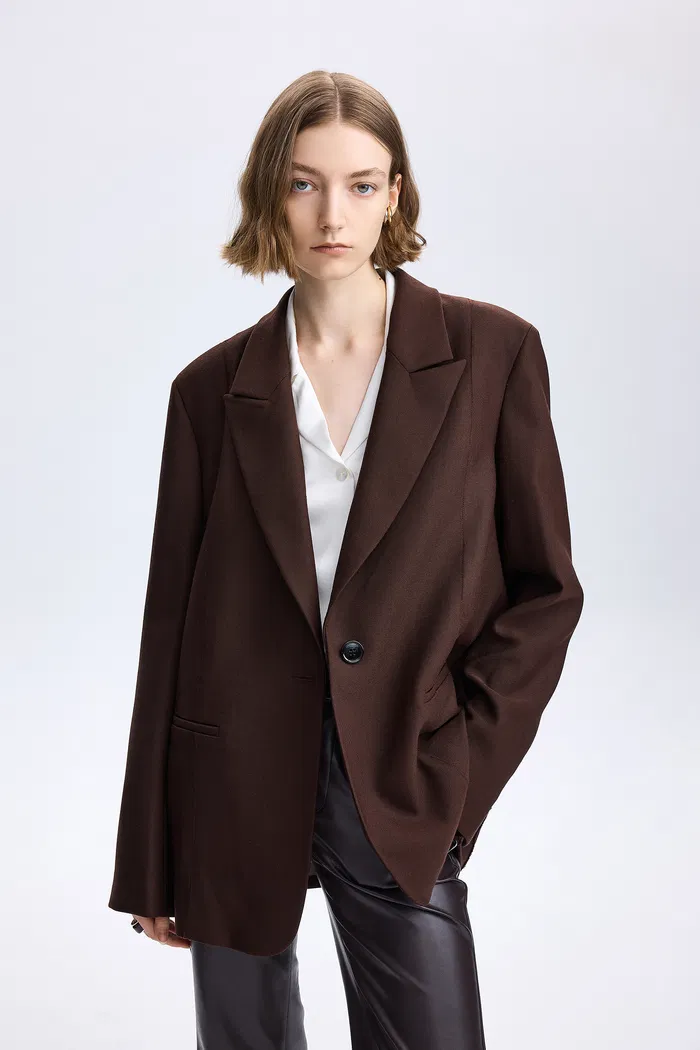 2030-lygia-raw-edge-blazer-in-fine-wool-1.webp