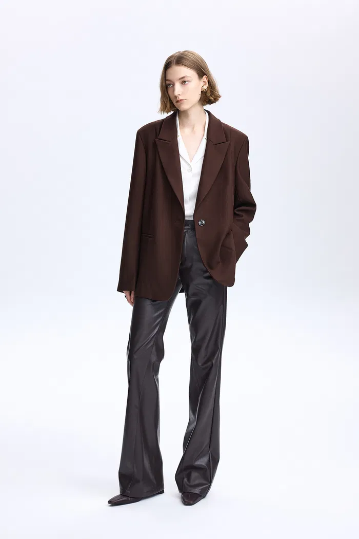 2030-lygia-raw-edge-blazer-in-fine-wool-1.webp