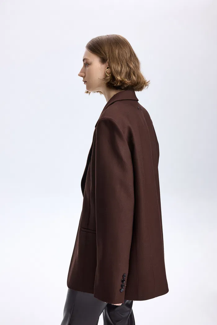2030-lygia-raw-edge-blazer-in-fine-wool-1.webp