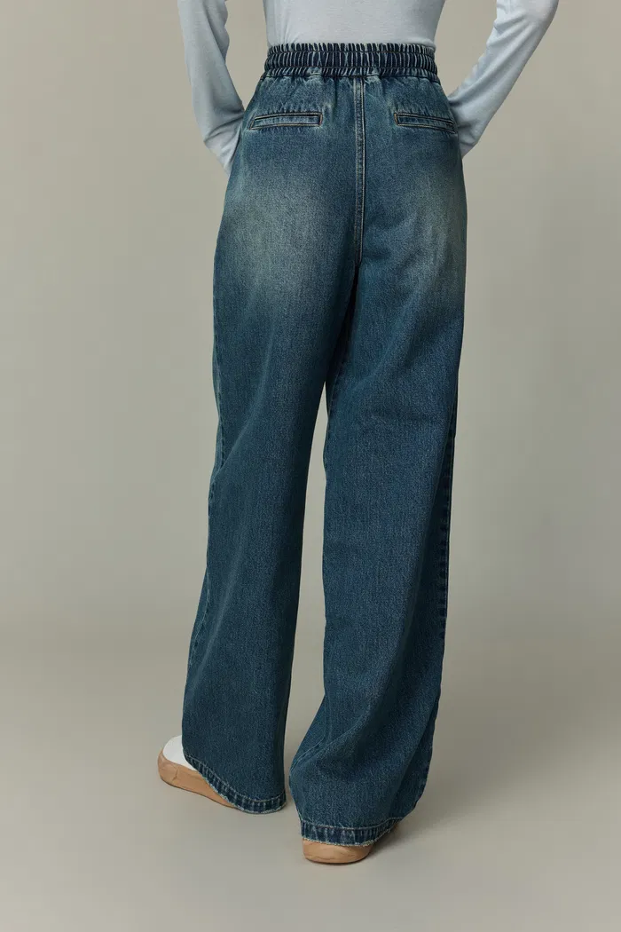 219-judith-elastic-waist-jeans-in-cotton-denim-1.webp