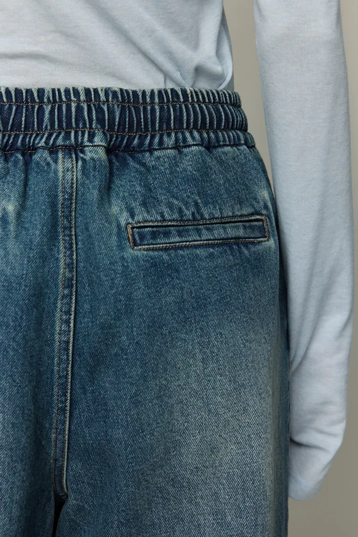 219-judith-elastic-waist-jeans-in-cotton-denim-1.webp